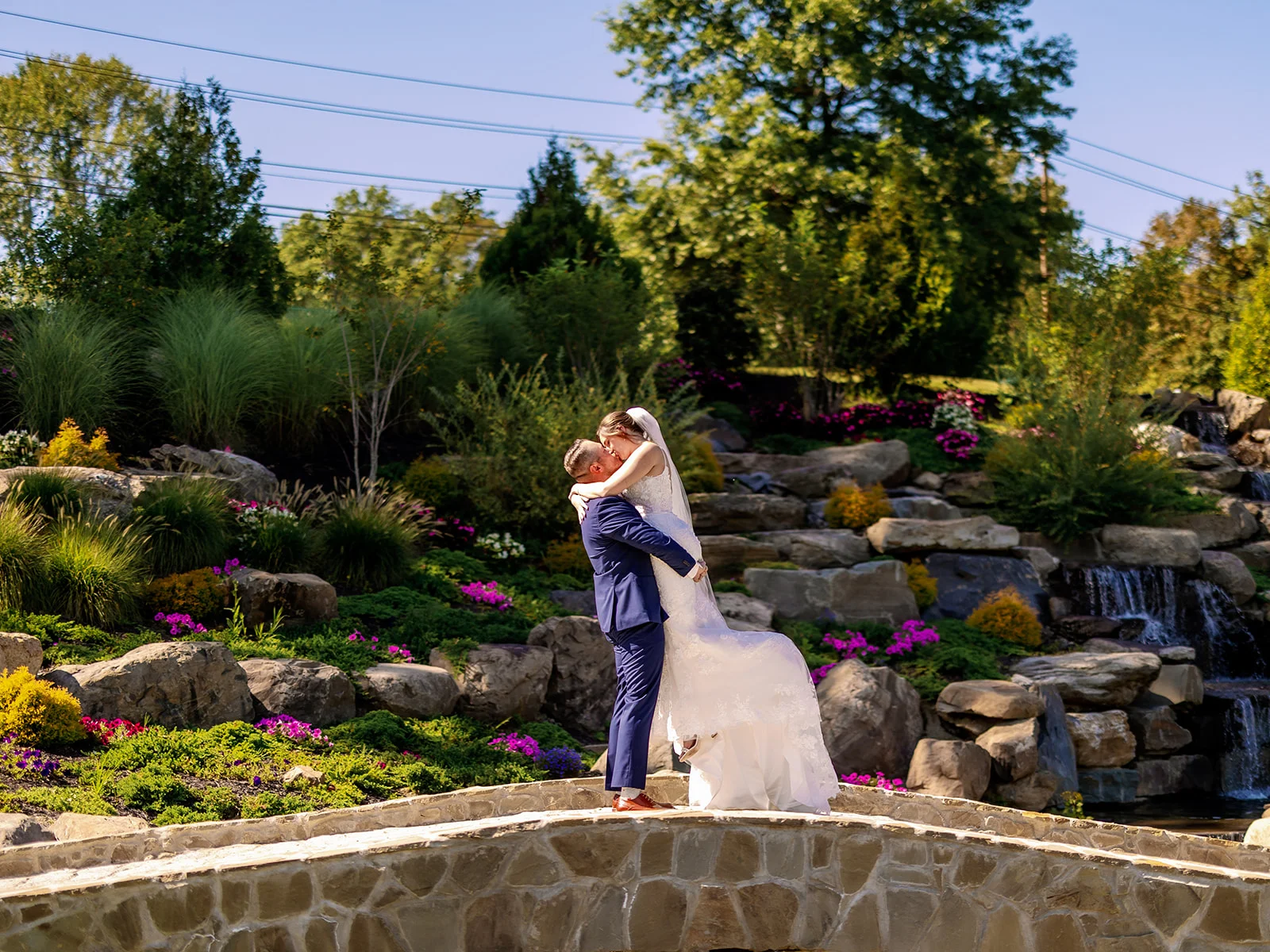 A couple kissing at West Hills Country Club image